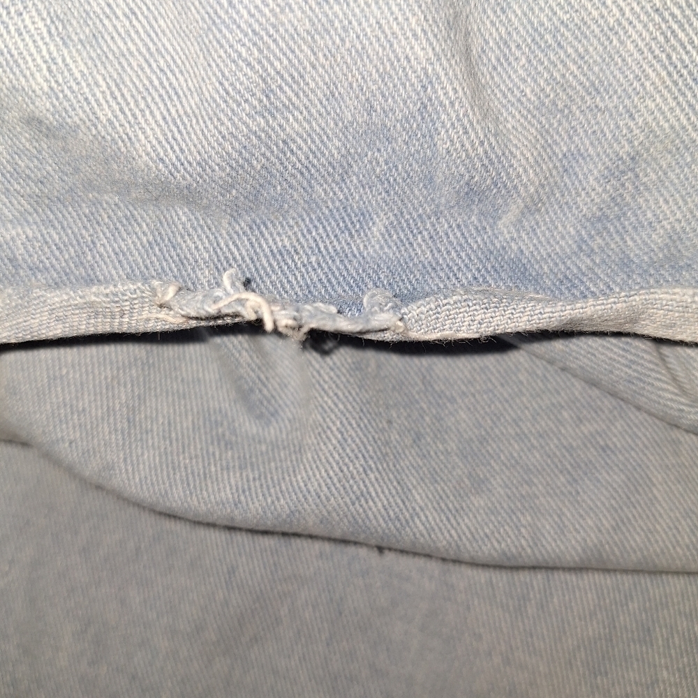 Womans Light Blue Jeans - Picture 5 of 5